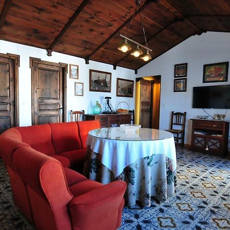 El Romerito Zalamea la Real Exterior foto